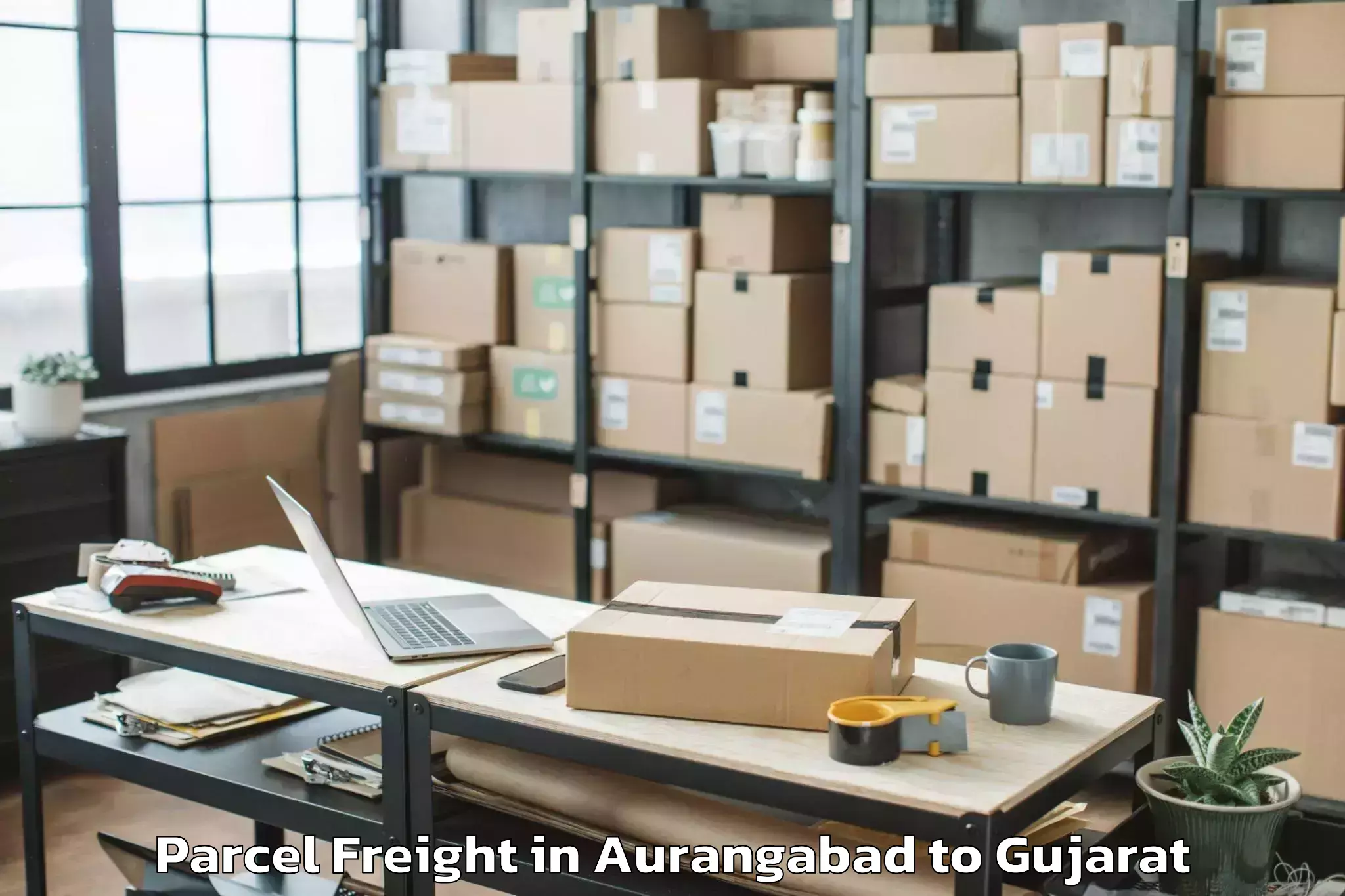 Expert Aurangabad to Koyali Parcel Freight